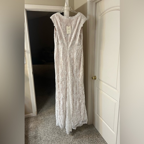 Tadashi Shoji for BHLDN Fiorelle Wedding Gown 14 - Picture 12 of 13